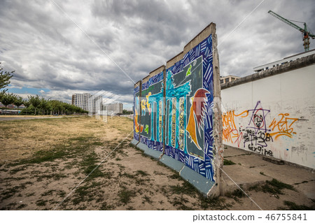The wall of Berlin The wall of Berlin 46755841