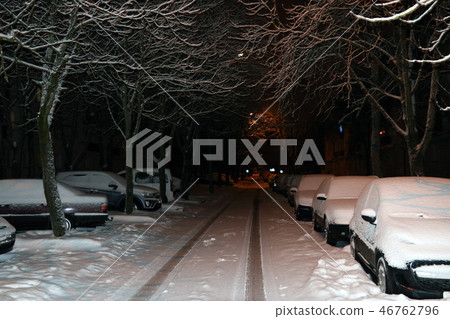 Parked cars covered with snow - snow storm. 46762796