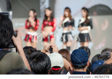 “種族女王和觀眾”形象 “種族女王和觀眾”形象 46765770