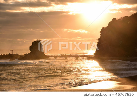 Sunrise Sunrise 46767630