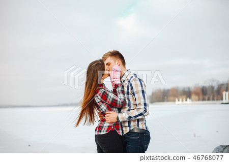 couple in a park 46768077