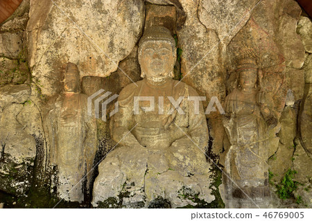 Usuki Stone Buddha Amida Sanson Statue Usuki Stone Buddha Amida Sanson Statue 46769005