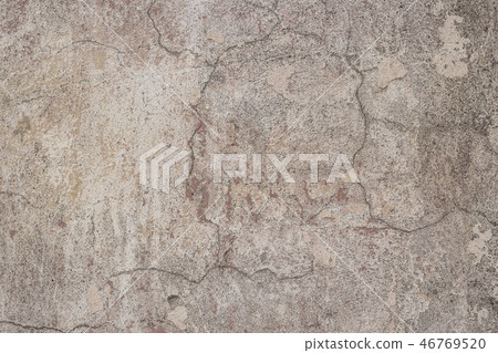 dilapidated wall with cracks. 46769520