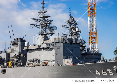 Cross the military port 46770196