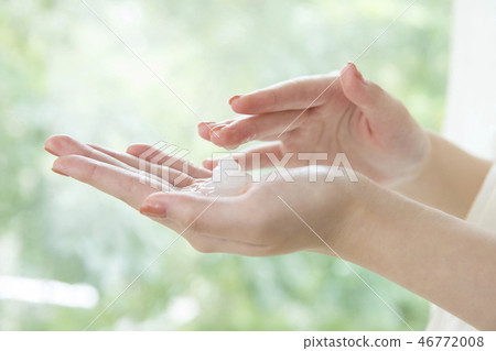 女性手護膚 46772008