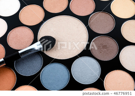 Palette of cosmetic eye shadow for make-up 46776951