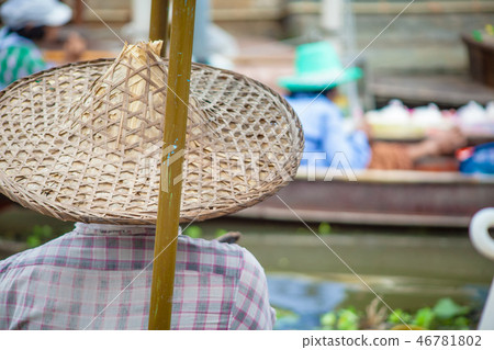 Tha Kha Floating Market 46781802