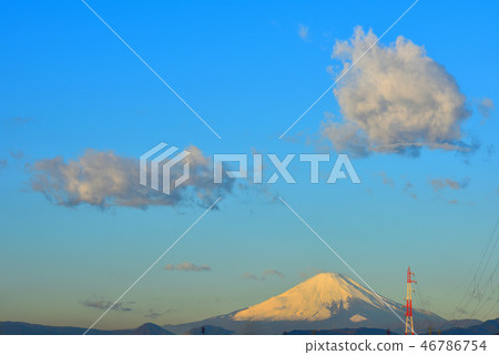 Mt. Fuji and white clouds floating in the blue sky 46786754