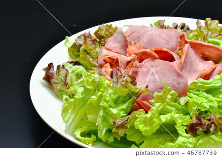 Tan salt salad 46787739