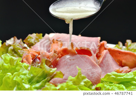 Tan salt salad 46787741