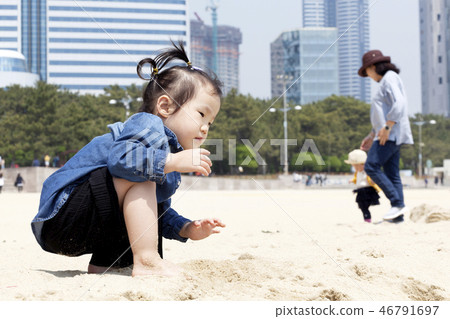 Sand play, infant, baby, baby, children, Haeundae, Haeundae-gu, Busan Sand play, infant, baby, baby, children, Haeundae, Haeundae-gu, Busan 46791697