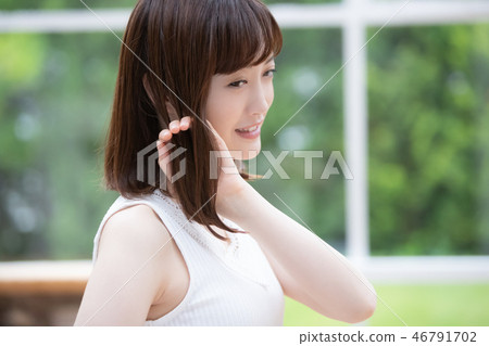 female, lady, woman 46791702