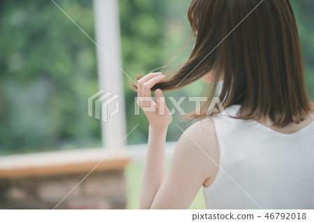 煩惱 女生 女孩 46792018