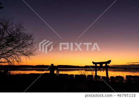 Ushikunuma Shichiura Benzaiten的第一個日出 46795118