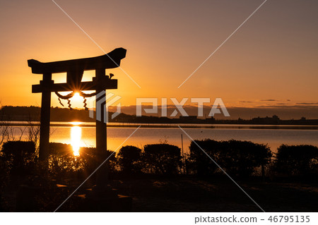 Ushikunuma Shichiura Benzaiten的第一個日出 46795135