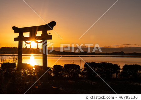 Ushikunuma Shichiura Benzaiten的第一個日出 46795136