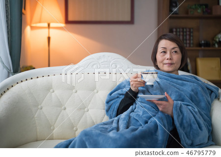 Woman     46795779