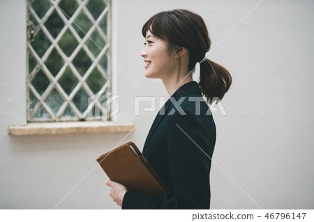 female business person, female, lady 46796147