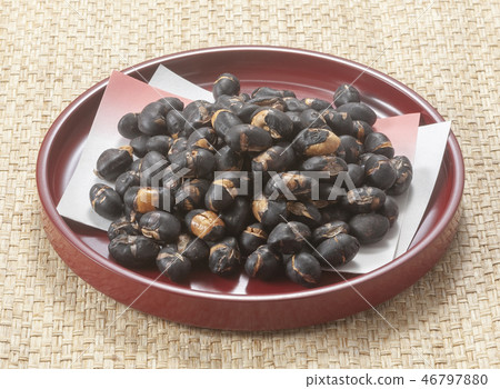 Black soy beans 46797880