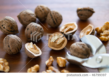 胡桃夾子和核桃 46799397