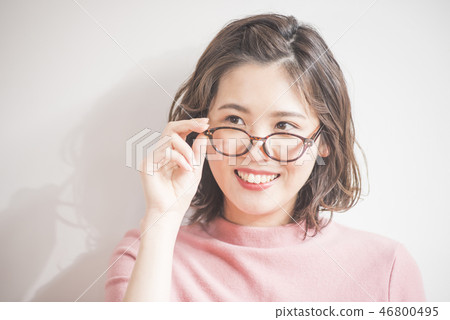 Girl with fashionable glasses 46800495