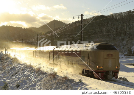 跑在早晨太陽的多雪的風景西瓜的日出Izumo 46805588