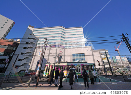 在日本的東京都市風景我看大塚市和車站廣場 46805978