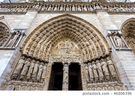 Notre Dame de Paris entrance door close Notre Dame de Paris entrance door close 46806396