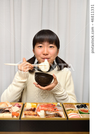 A girl who eats omelet (new year, new year dishes) 46811331