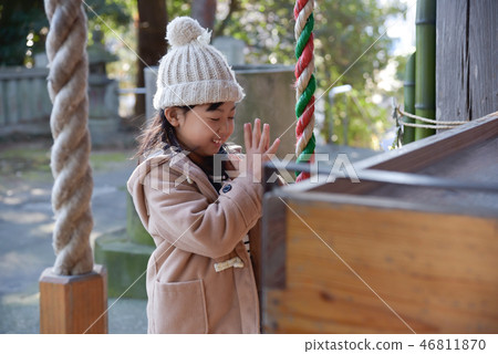 A girl who plays the first song A girl who plays the first song 46811870