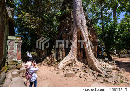 tourist travel at Ta prohm temple 46815845