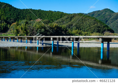四萬十川和定居橋 46821128