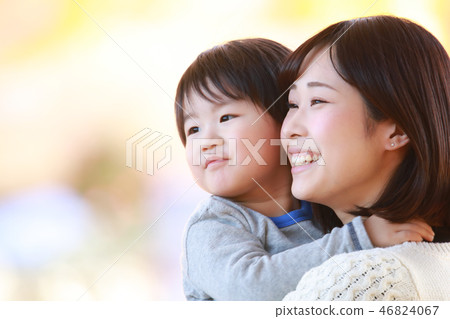笑臉父母和孩子 46824067