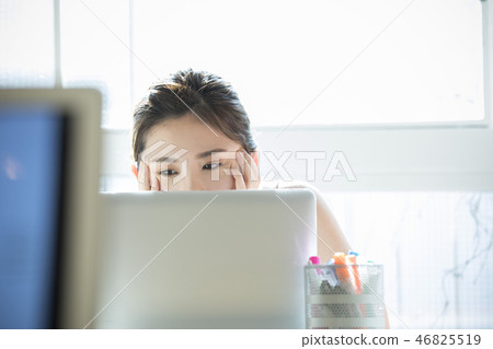 Business woman Business woman 46825519