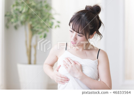 Self check, woman Self check, woman 46833564