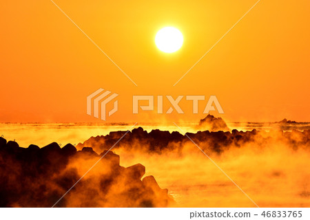 Sea fog in the Kuregian Bay 46833765