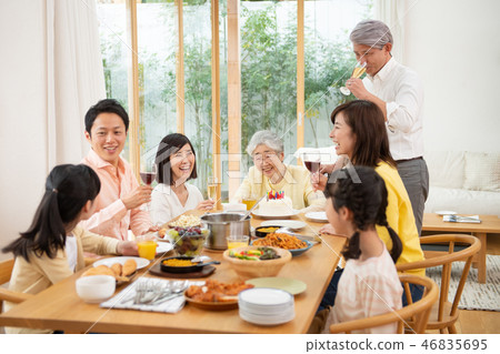 家庭四代家庭形象 46835695