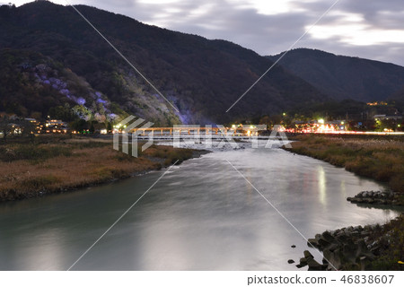 嵐山哈納燈塔渡月橋 嵐山哈納燈塔渡月橋 46838607