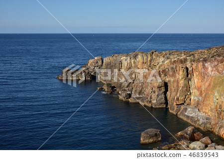 Three stage wall 46839543