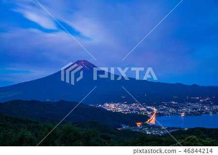 (Yamanashi Prefecture) Lake Kawaguchi and Mt. Fuji (Yamanashi Prefecture) Lake Kawaguchi and Mt. Fuji 46844214