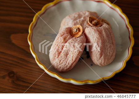 A persimmon 46845777