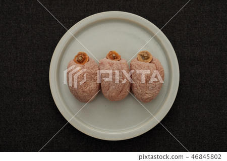 A persimmon 46845802