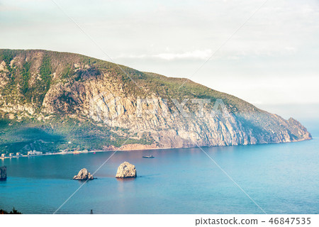 Bear Mountain or Ayu-Dag in Crimea, Russia Bear Mountain or Ayu-Dag in Crimea, Russia 46847535
