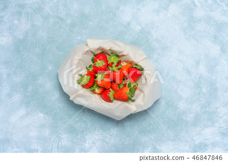 新鮮的草莓 新鮮的草莓 46847846
