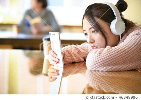 Woman Lifestyle Smartphone Cafe Woman Lifestyle Smartphone Cafe 46849990