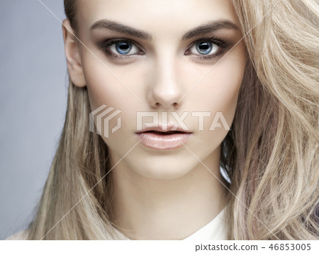 Sexy blonde 46853005