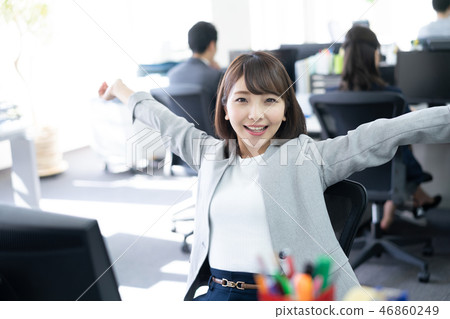 Business woman 46860249