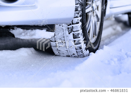 Snow road and studless tire 46861831