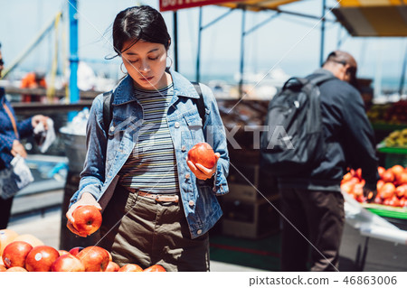 young girl in farmer market in pier 39 46863006