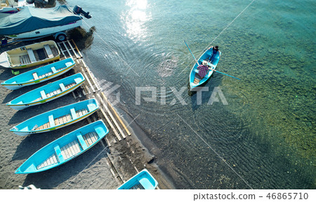 Family trip lake boat 46865710